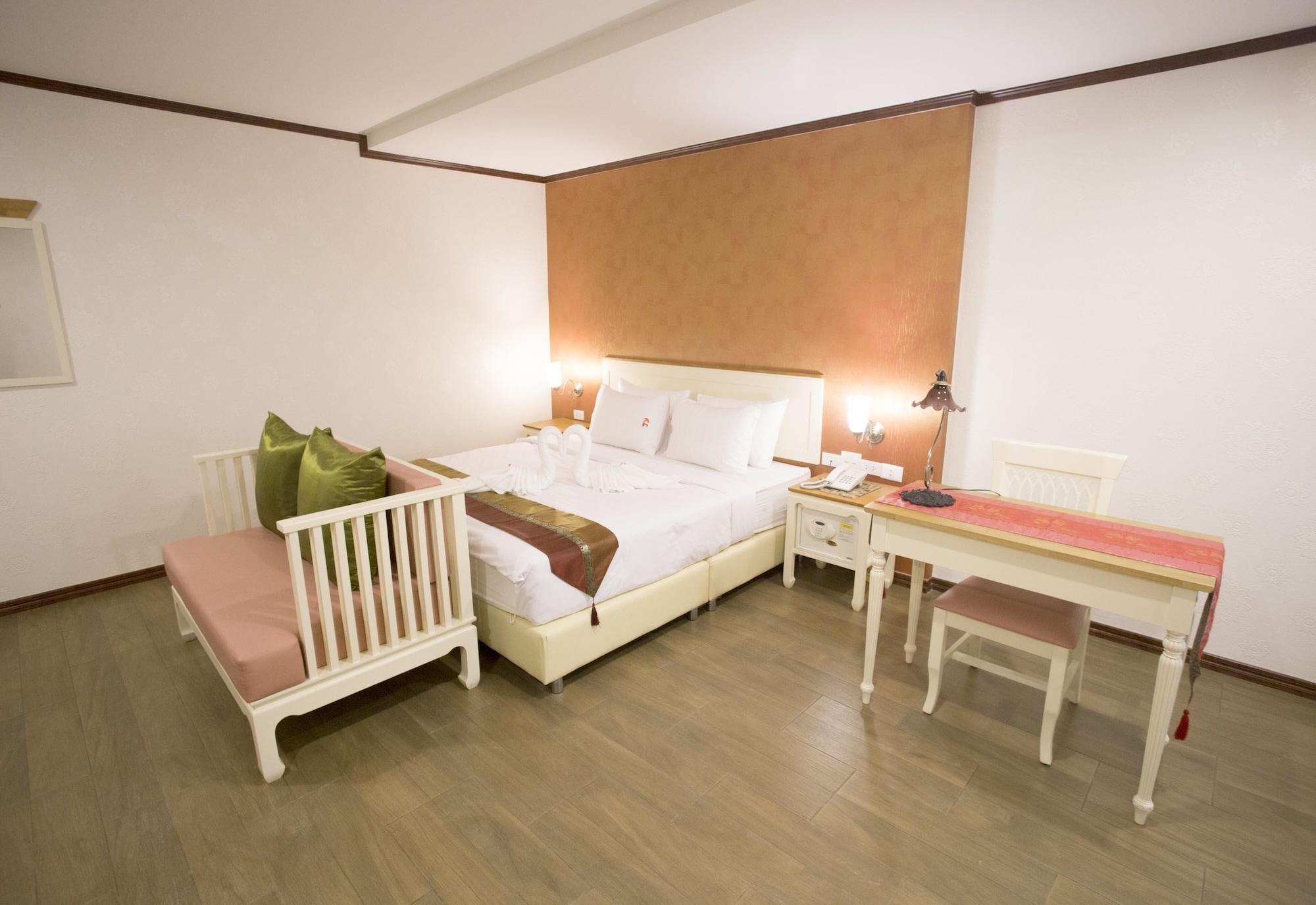 J&Y Hotel Latphrao 35 Бангкок Екстер'єр фото