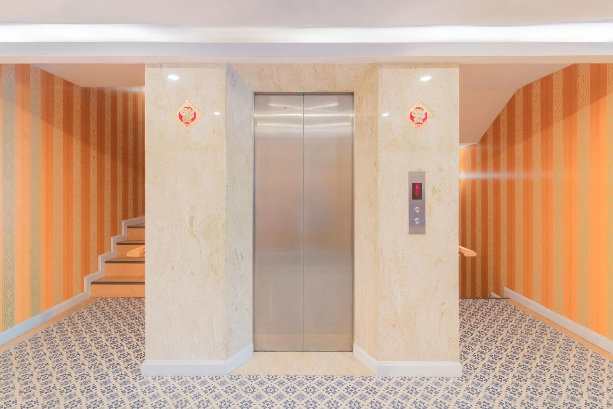 J&Y Hotel Latphrao 35 Бангкок Екстер'єр фото