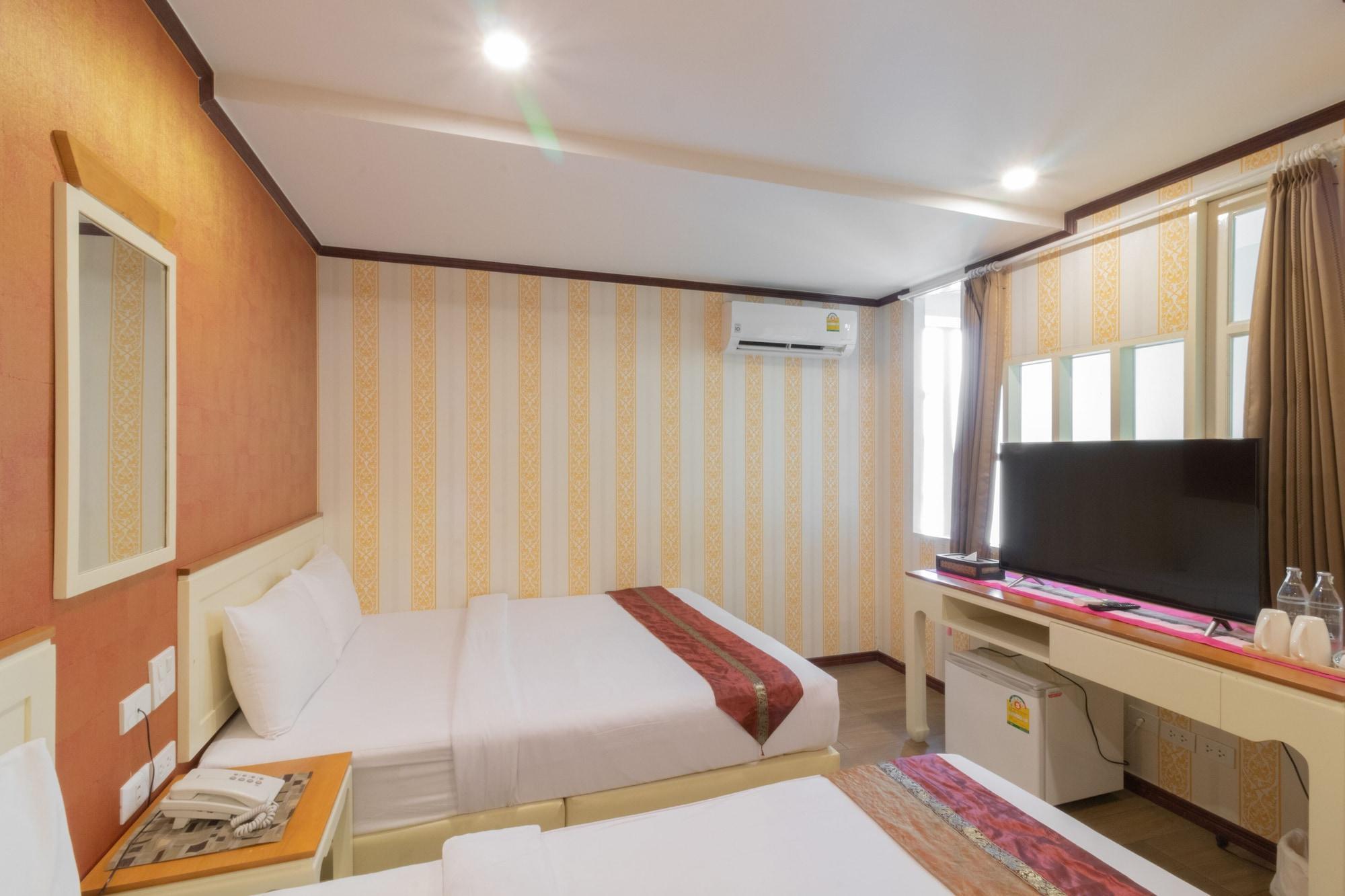 J&Y Hotel Latphrao 35 Бангкок Екстер'єр фото