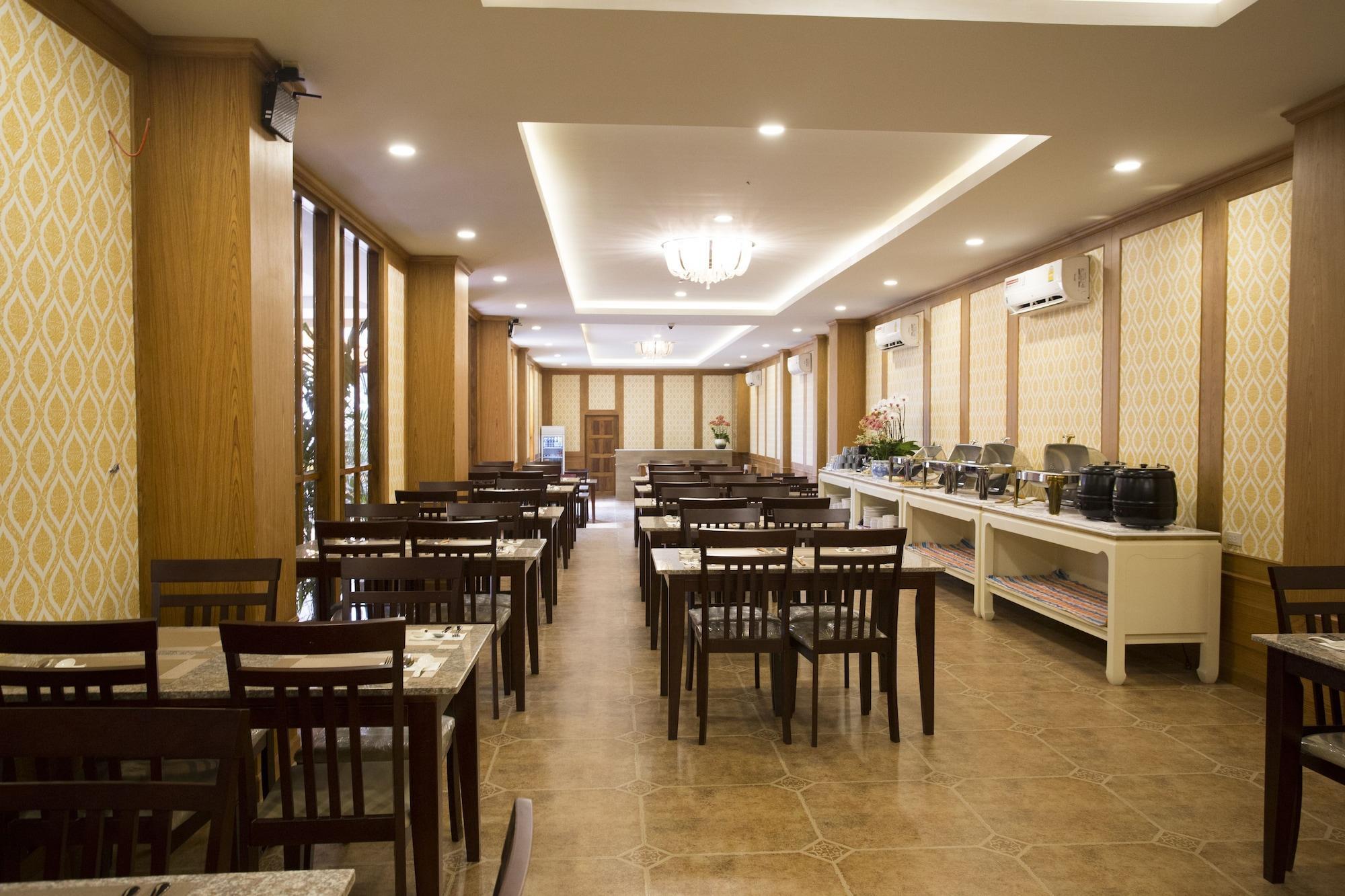 J&Y Hotel Latphrao 35 Бангкок Екстер'єр фото
