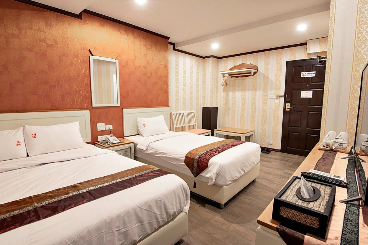 J&Y Hotel Latphrao 35 Бангкок Екстер'єр фото