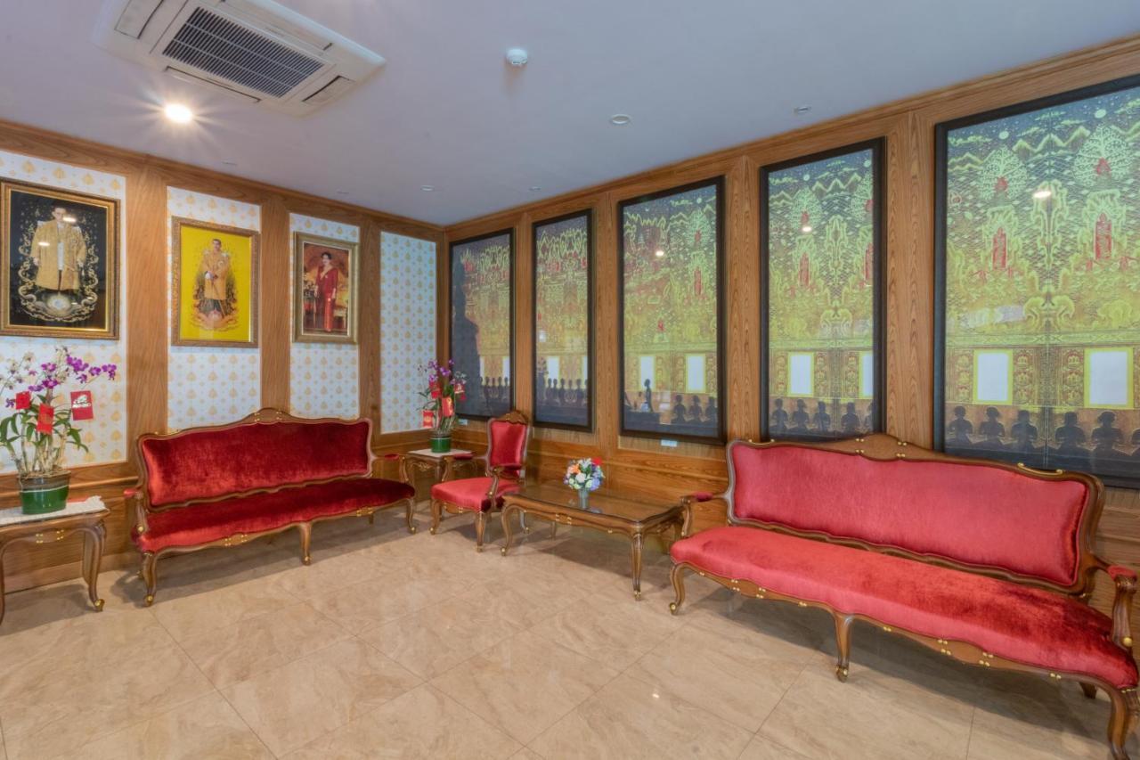 J&Y Hotel Latphrao 35 Бангкок Екстер'єр фото